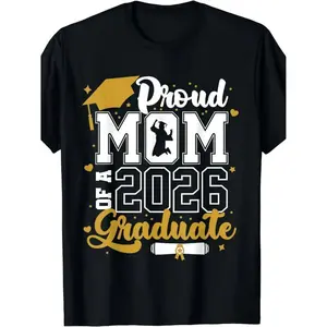 Women's Shortsleeve Casual Streetwear T-Shirt - Class of 2026 Proud Mom Top, 2025-2026 Graduation Graphic Art, Round Neck, All-Seasons Clothes, Machine Washable, for Promotion Parties, Gown Events