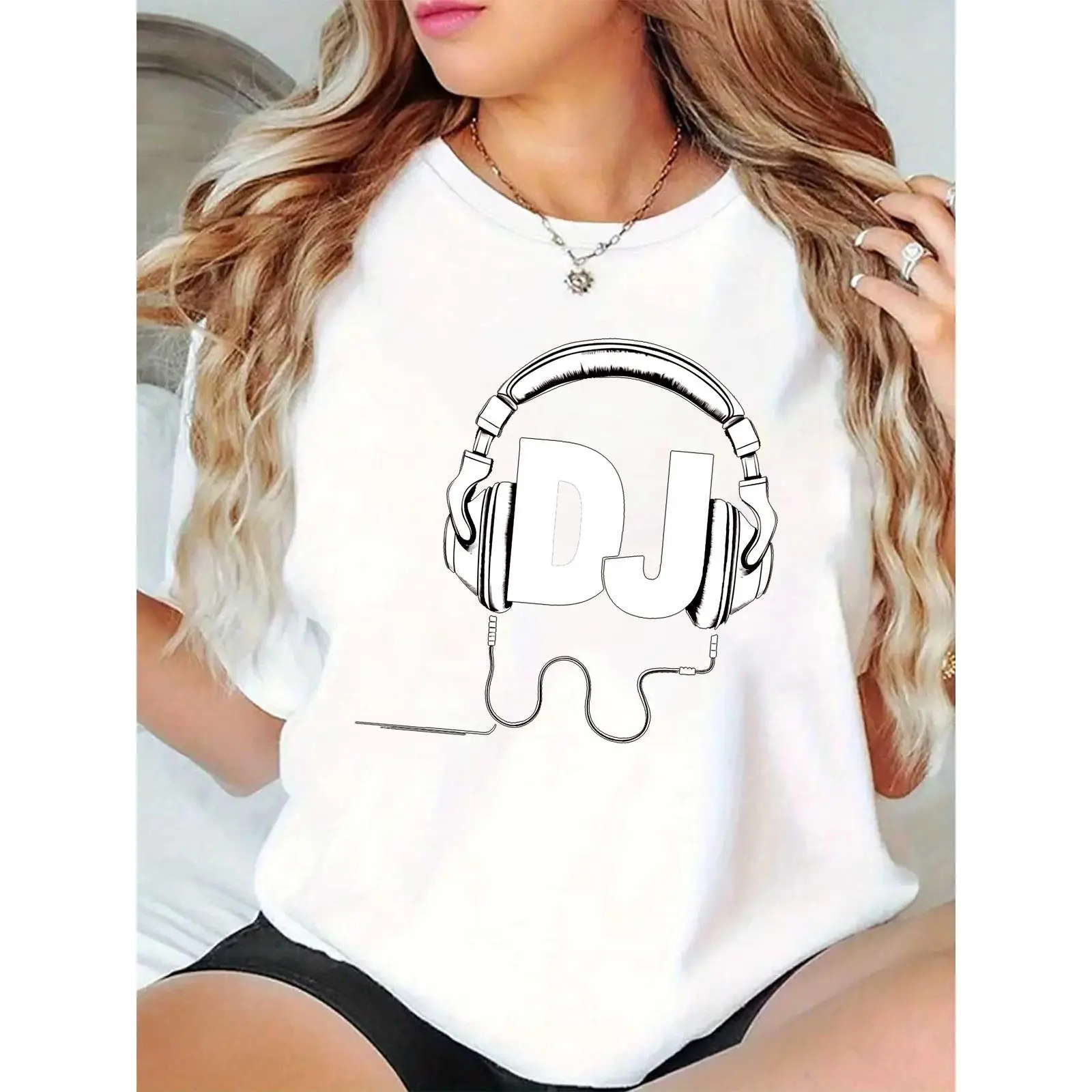 Women's 100% Cotton Short-Sleeve Crewneck Round Neck Tshirt - Lightweight, Breathable, Comfortable Fit DJ Headphones Graphic Top for Music Enthusiasts, Concerts & Daily Wear, Shortsleeve, Casual, Skirts, Relaxed Fit, Dj Graphic, Clothes