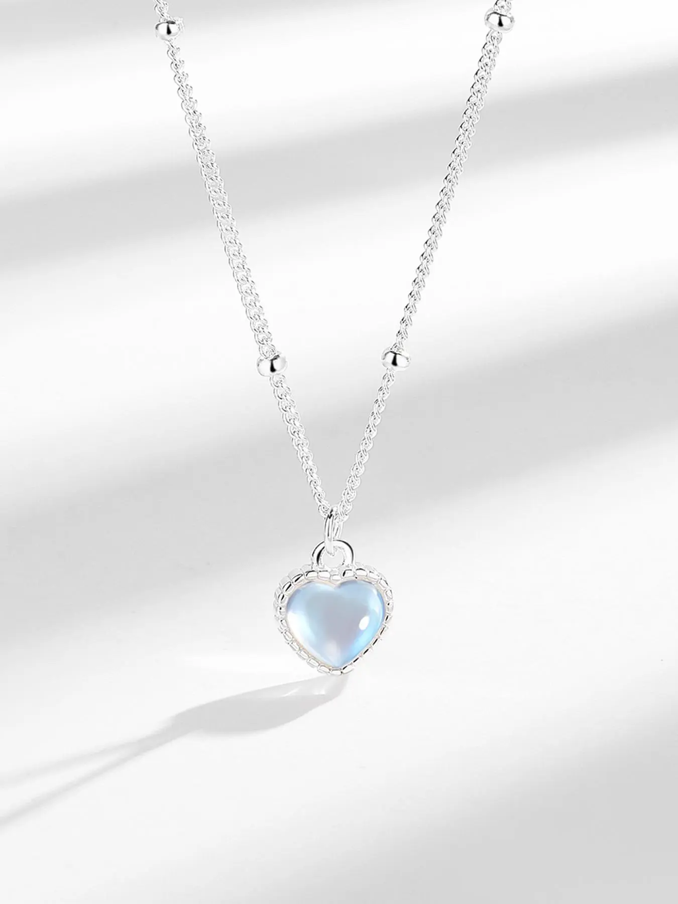 1 piece S925 pure silver gradient colorful moonstone love necklace for women, Heart Shaped Necklace, Heart Pendant Necklaces, Sentimental Necklaces, anti allergic jewelry as a Valentine's Day or birthday gift to your girlfriend