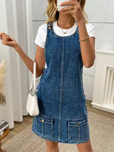 Women's Casual Denim Overalls Dress, Sleeveless Fashionable Washed Blue Denim Dress, Double Pocket Design at the Hem, Adjustable Shoulder Straps, Suitable for Spring, Summer and Autumn.
