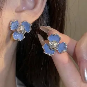 Fashion Gradient Oil-Dripping Zircon-Inlaid Flower Earrings, DDES0024 Light Luxury Design Stud Earrings For Women, Versatile And Elegant Ear Accessories