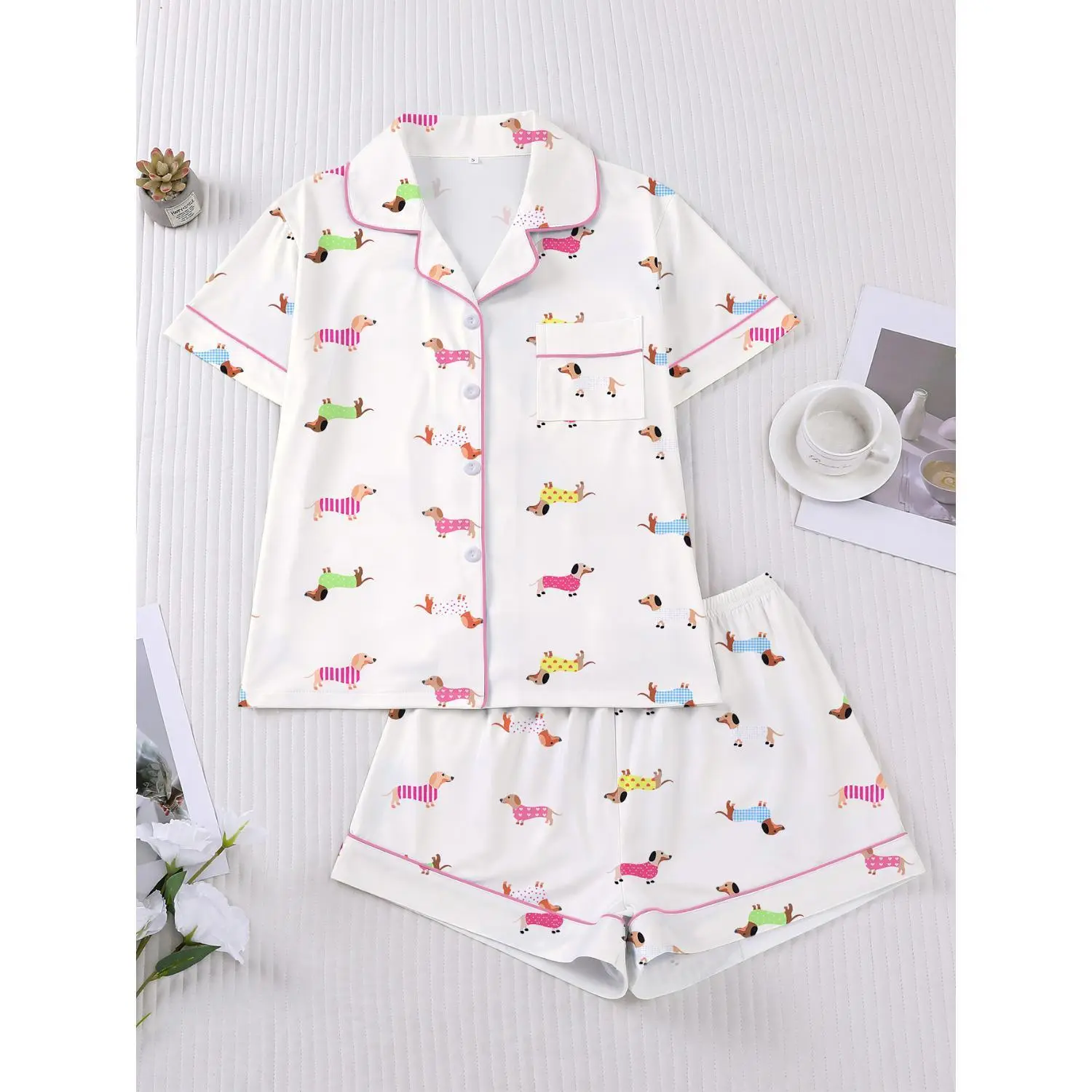 2-Piece Women's Dachshund Print Pajamas Set - Lapel Collar Short-Sleeve Top & Elastic Waist Loose-Fit Shorts, Comfortable Sleepwear & Casual Daywear, Machine Washable