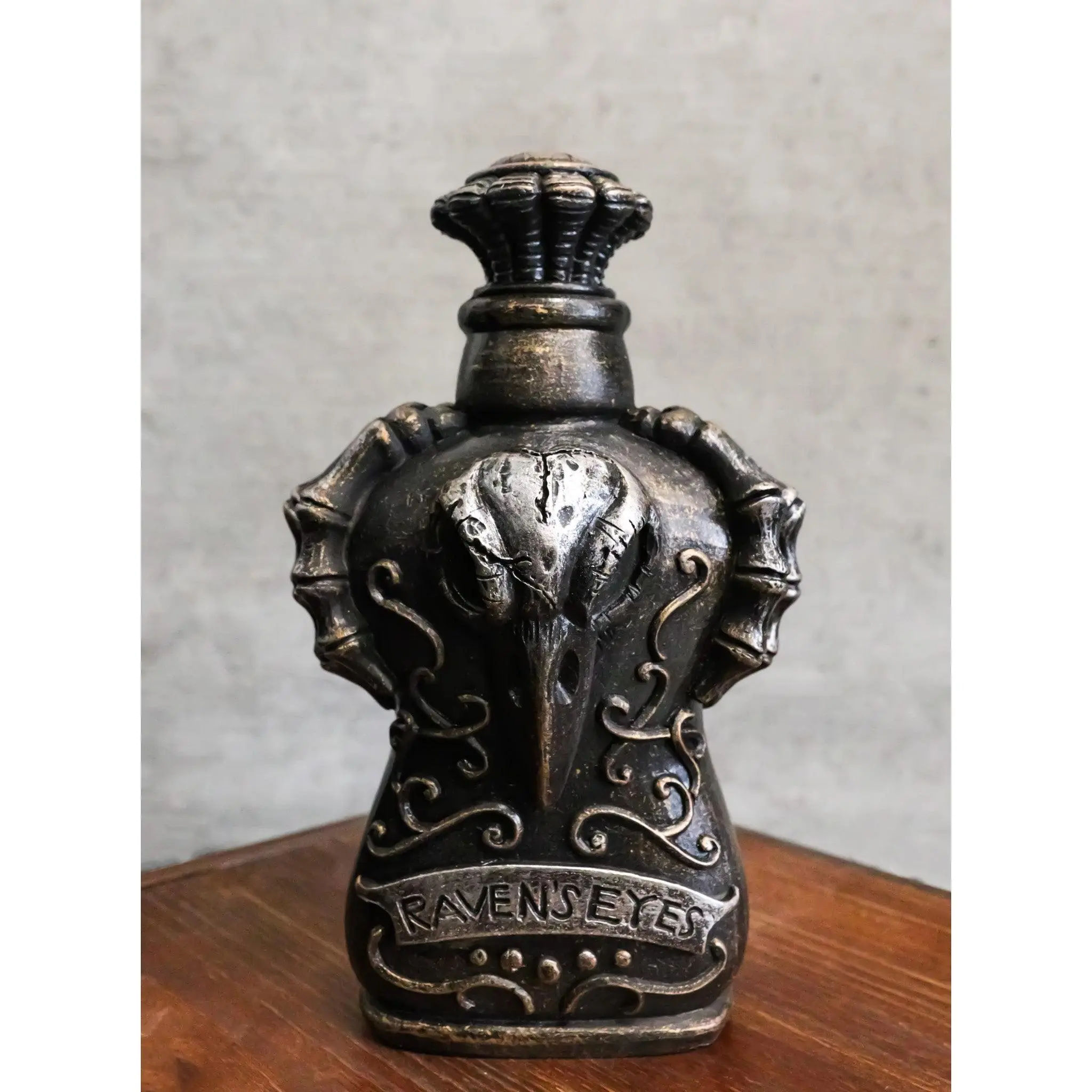 Ceramic Witchcraft Mad Doctor Skeleton Claws Poe Ravens Eyes Skull Potion Bottle