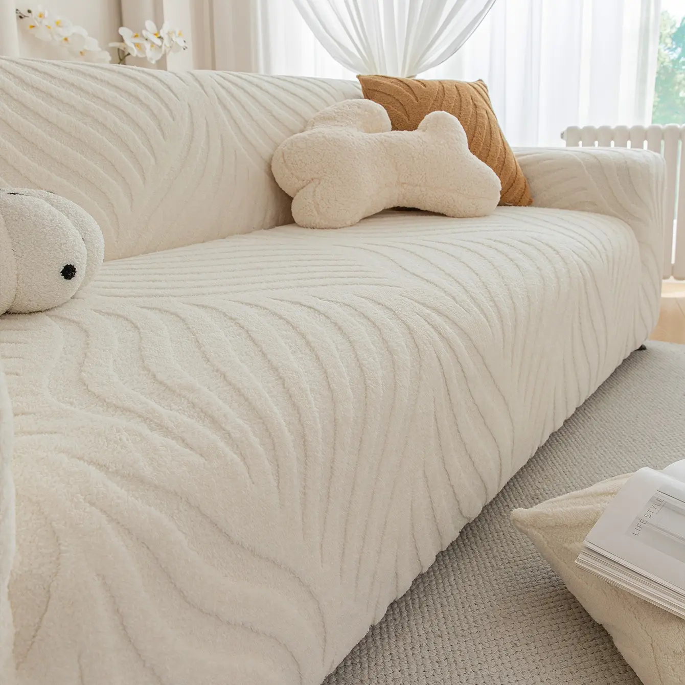 1 piece solid color wave pattern jacquard design non-slip full-coverage sofa cover, Couch Covers For Sofa, soft, skin-friendly, lightweight and breathable, suitable for all seasons and resistant to cat scratches, applicable to bedrooms