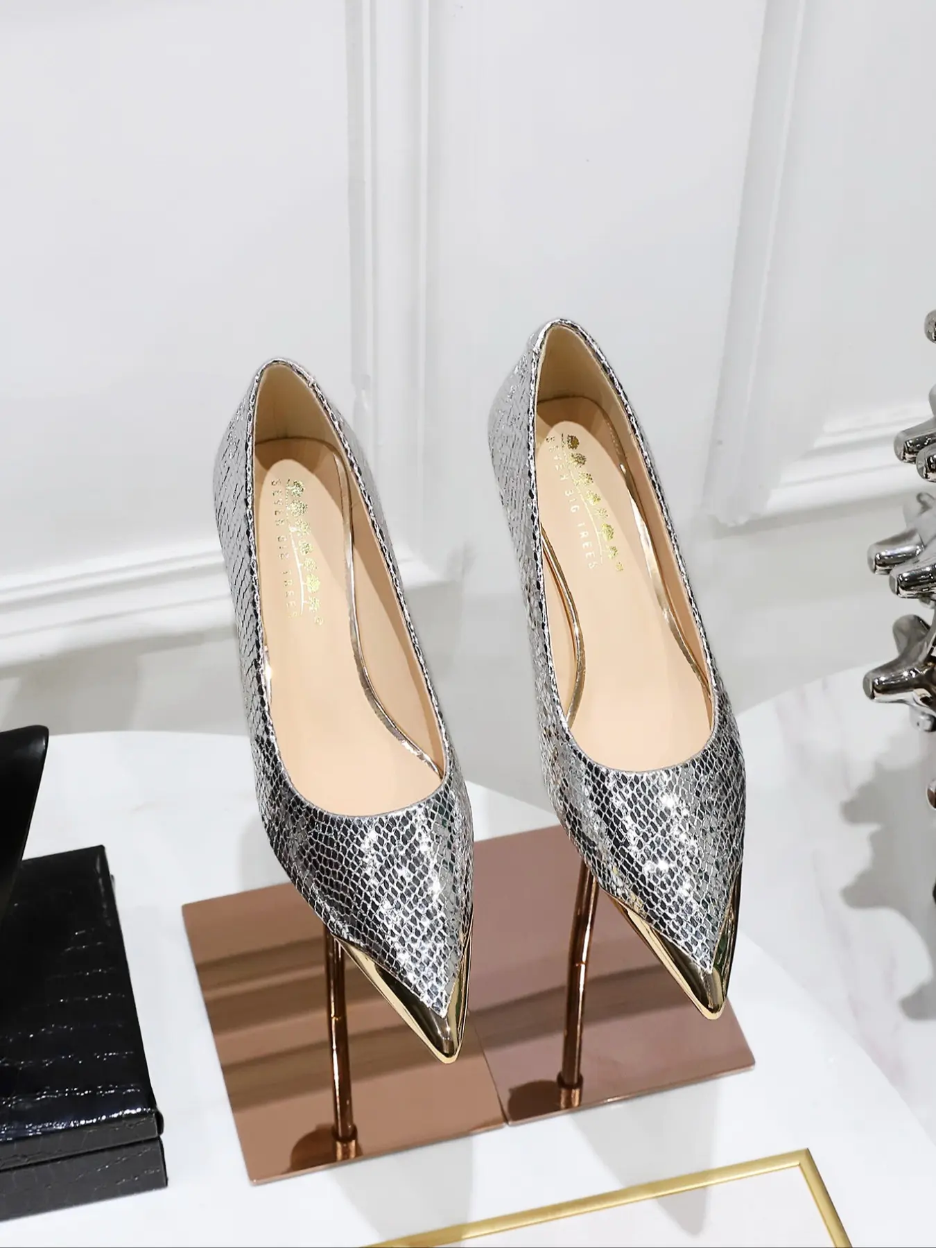 Snake Pattern Stiletto Shoes, 4cm Mid Heel Pointed Toe, Satin Upper, Rubber Sole, Elegant Classy Stylish Casual All Season High Heels Footwear for Commuting Party Date
