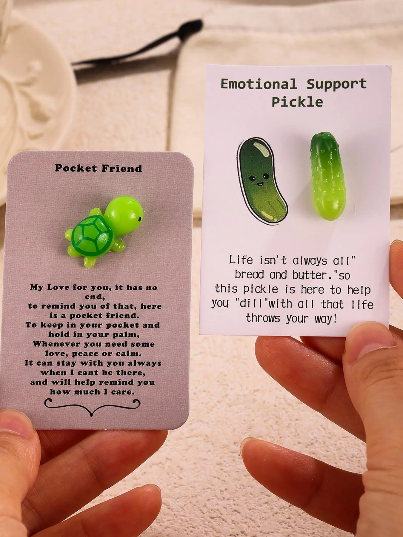 Cute Cartoon Turtle & Cucumber Design Charms, Fashion Pocket Hug Card for Women & Men, Gifts for Friends and Classmates