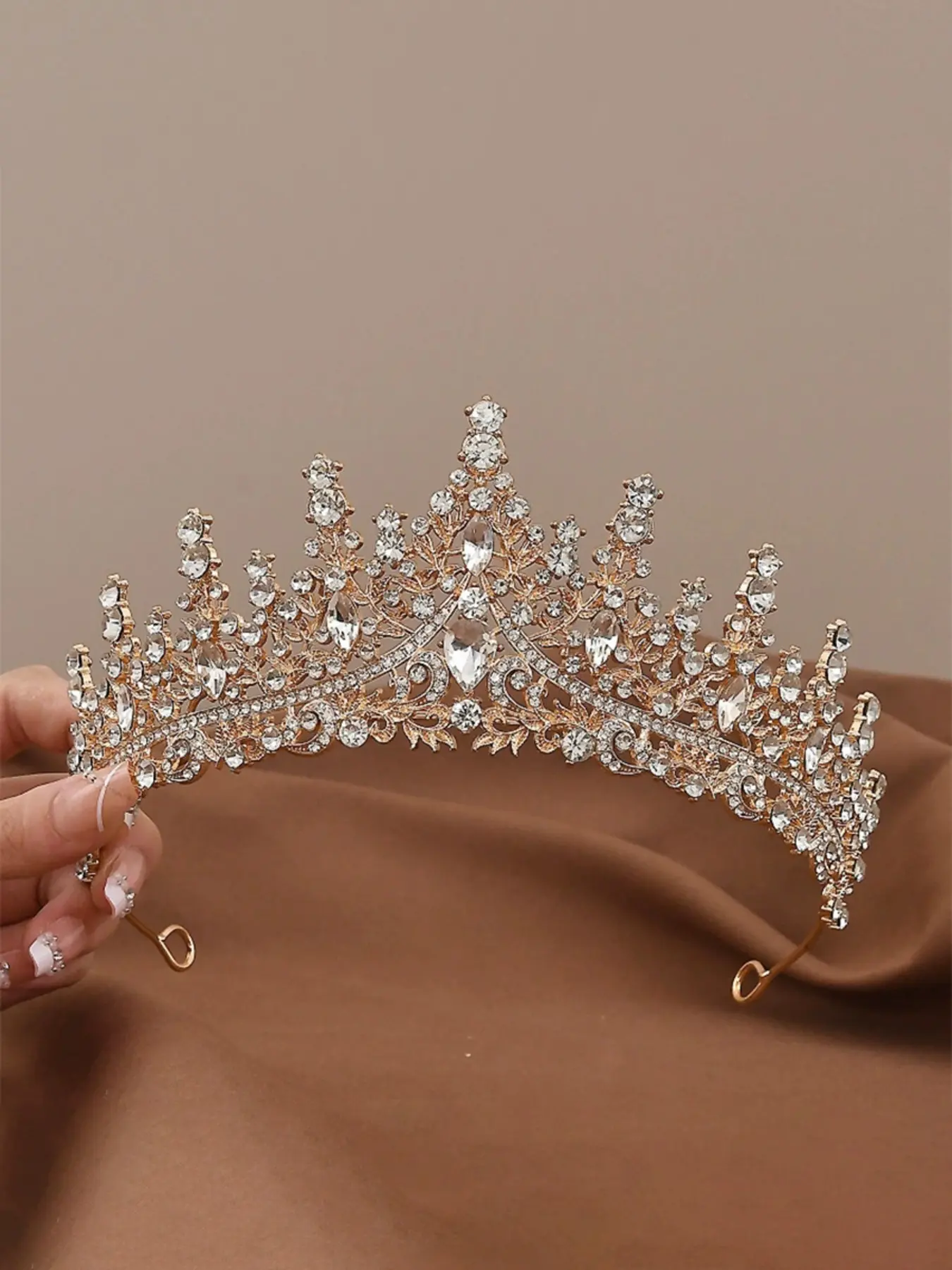 Gold Crown Elegant Crown Design for Women Crystal Princess Tiaras Rhinestone Queen Headband Wedding Bridal Hair Accessories Bridal Hairpiece Birthday Prom Pageant Party Coming of Age Ceremony Photo Props Bridal Headpiece Bridal Accessory