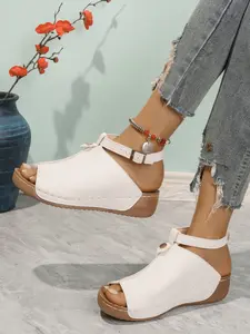 Ladies' summer beach thick soled casual Pu Leather Sandals with exposed toe and thick sole splicing design, adjustable buckle, suitable for holiday and daily wear, lightweight and comfortable shoes