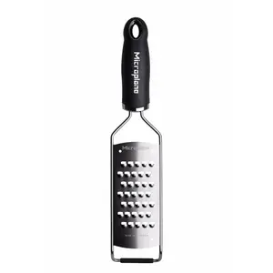 Microplane Gourmet Series Extra Coarse Grater – Razor-Sharp Stainless Steel Blades for Cheese, Vegetables, and Fruits with Ergonomic Soft Grip Handle