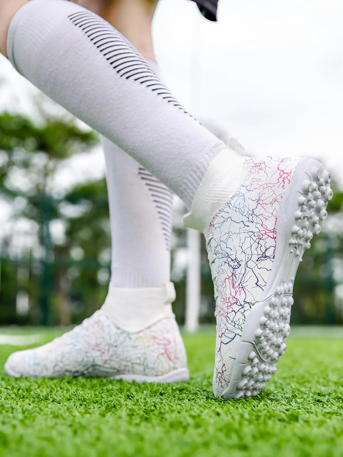 Men's Random Pattern Lace Up High Top Sports Football Shoes, Soccer Shoes, Turf Shoes, Football Boots, Breathable Comfortable Football Cleats, Professional Anti-slip Training Shoes, Football Shoes for All Seasons