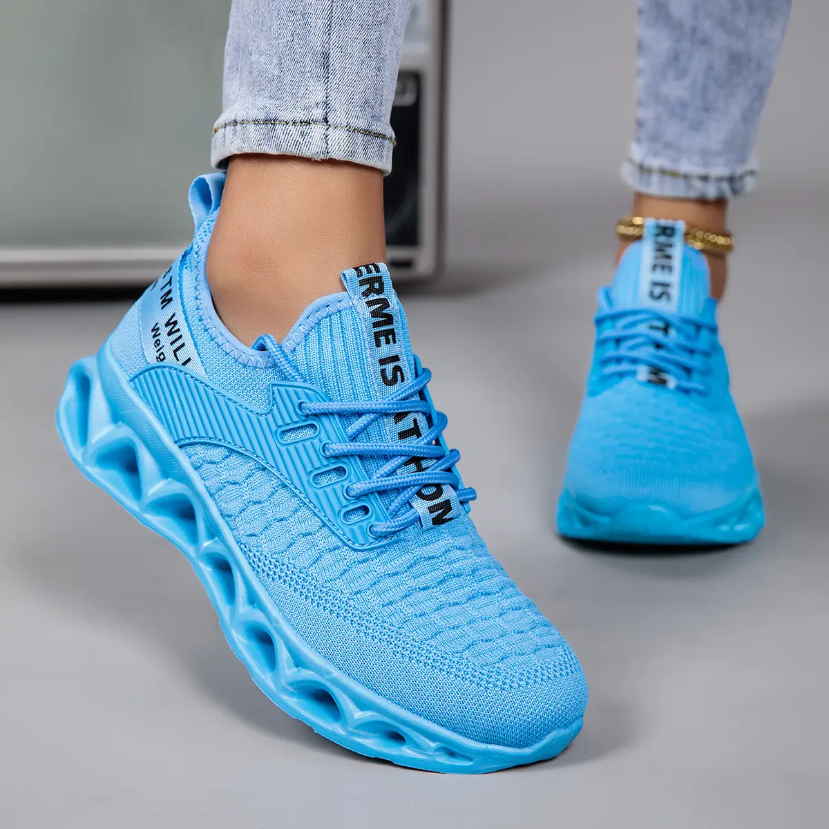 Solid color blue men's ankle shoes socks sole hollow twist platform casual shoes, women's men's sports shoes fashion walking shoes, sports shoes air cushion running shoes, women's non-slip breathable tennis shoes