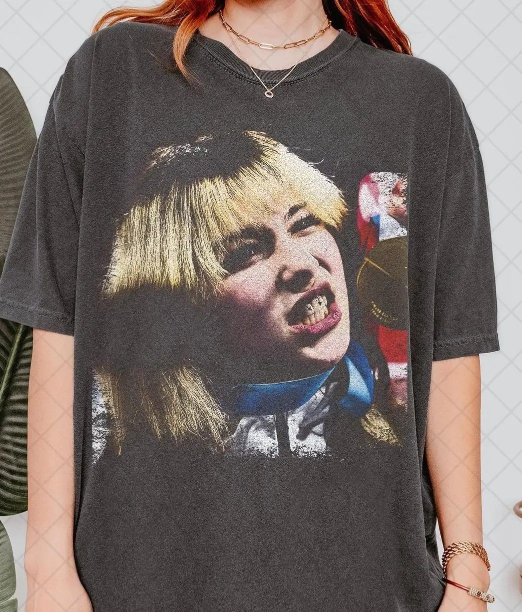 Vintage 'Figure Skating' Graphic Tee - Retro Aesthetic Ice Skating Sports Shirt, Trendy Oversized Athletic Apparel for Winter Sports Lovers