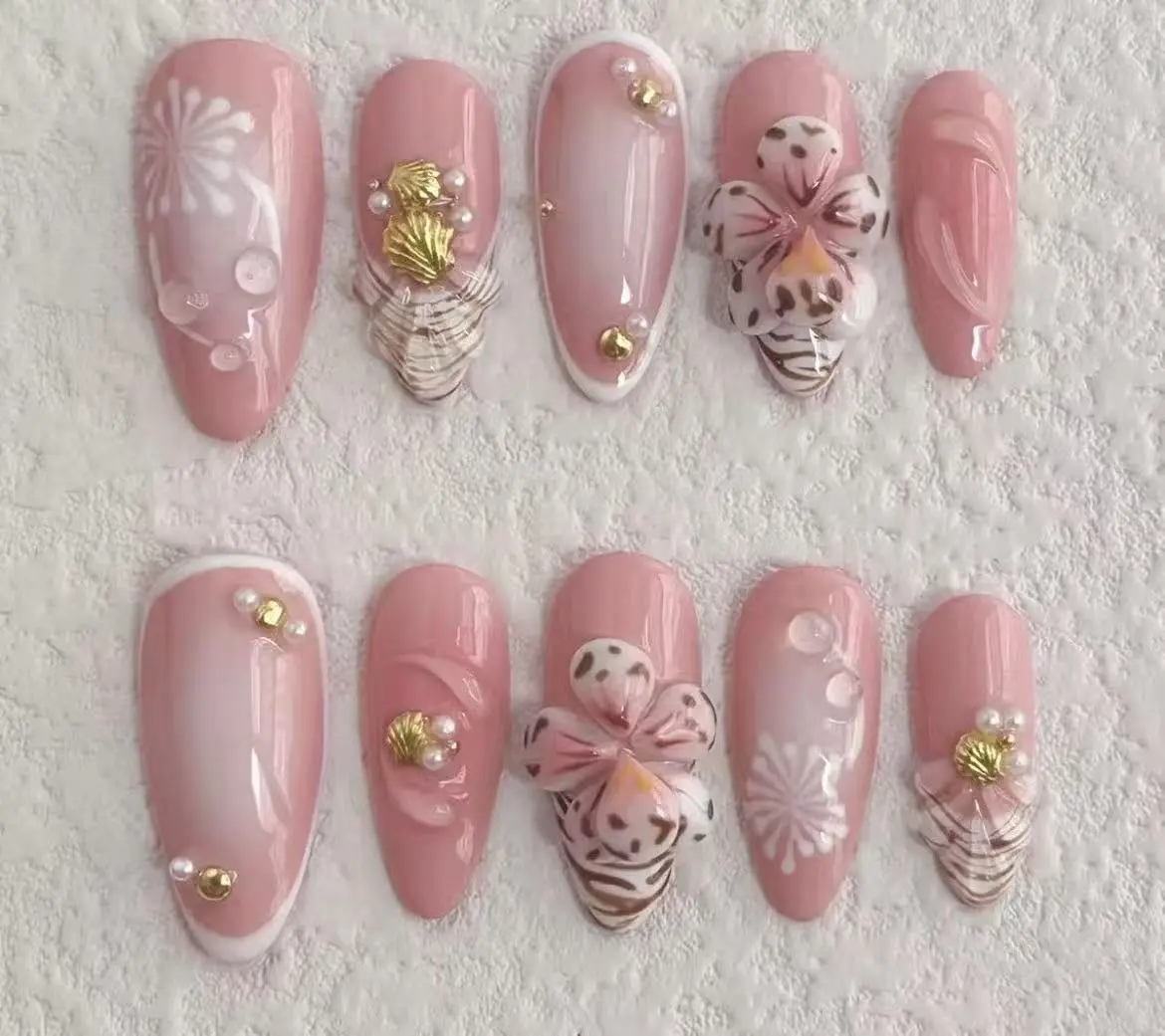 Vicky:Happy handmade press-on nail scoops Vicky:Happy handmade press-on nail scoops