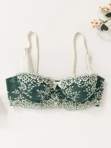 Ladies' Underwear Bra Underwired for support, soft and comfortable Lace detailing for a sensual design Soft against the skin, comfortable and supportive Suitable for everyday wear and exercise