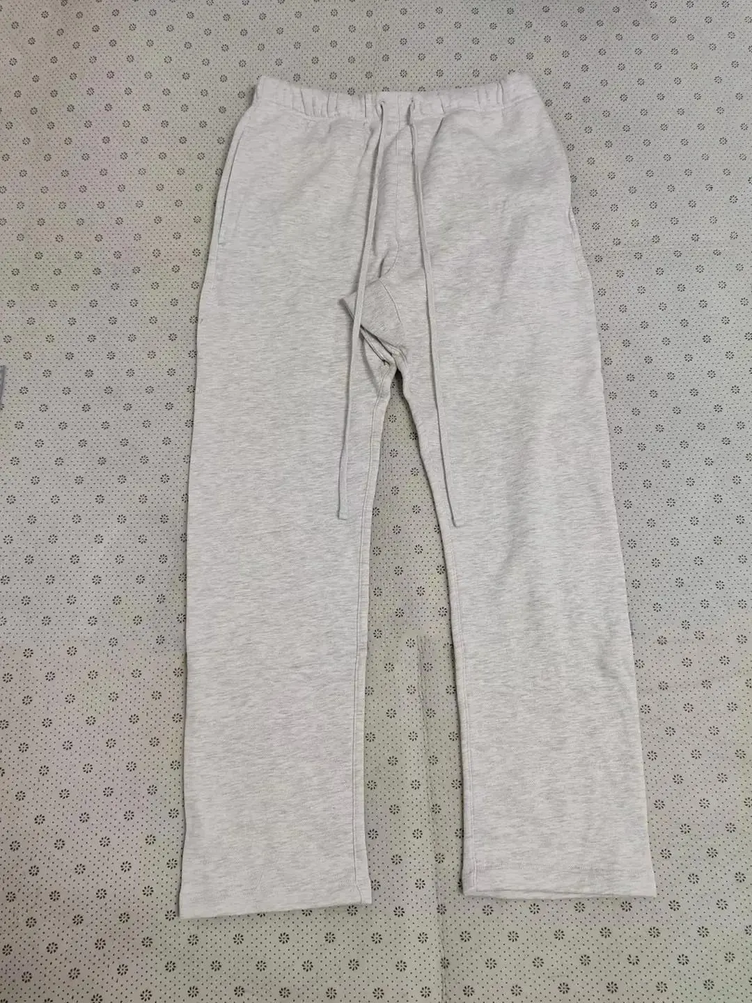 Men's Uncuffed Sweatpants Light Grey Joggers Relaxed Oversized Fit Unisex Athletic Casual Lounge Pants Pockets Soft Fleece Home Pants Drawstring 2026 Breathable Cozy Lightweight Trendy Home Outdoor Streetwear Hip Hop Jogging Beach Vacation