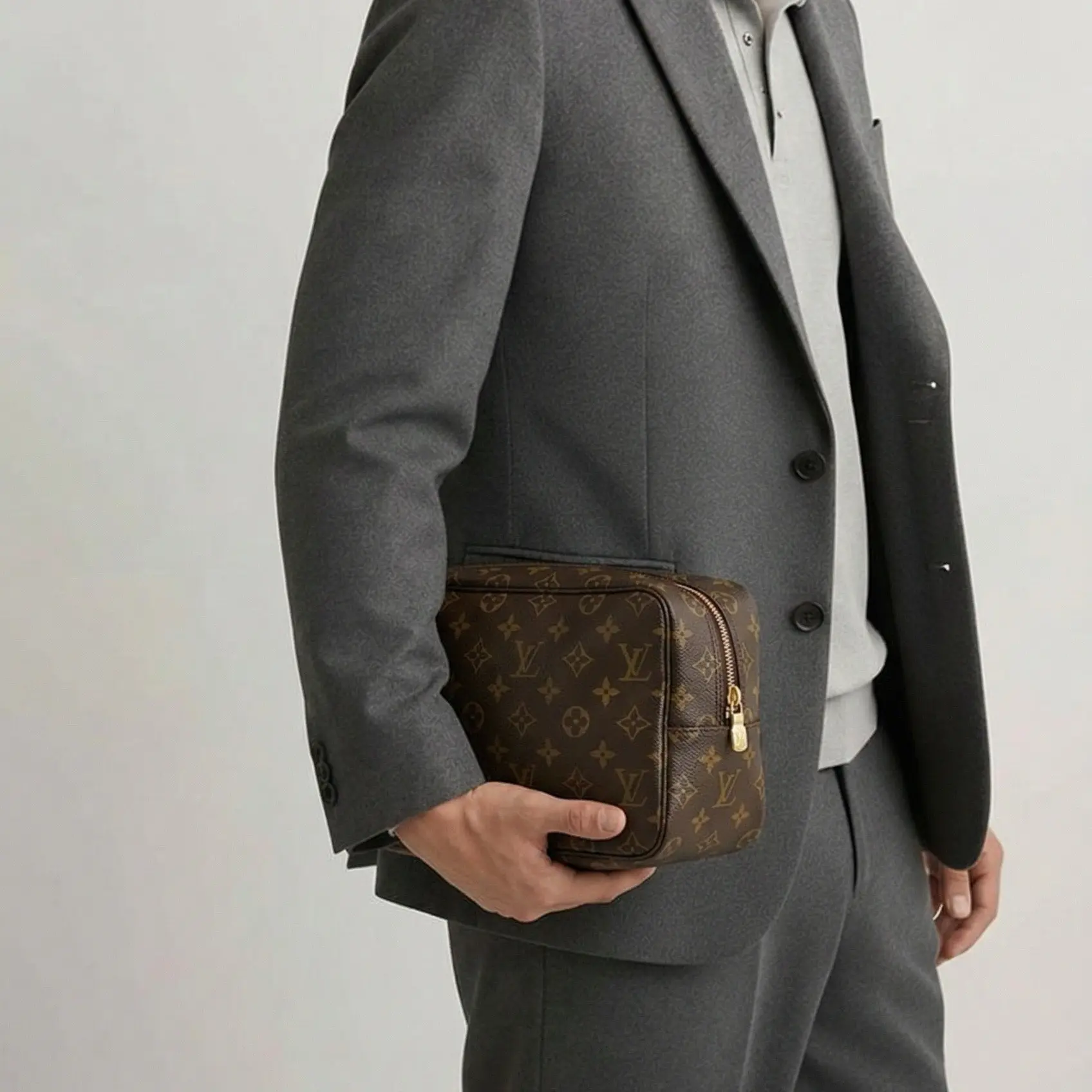 Pre-owned Louis Vuitton Canvas Toiletry Bags Monogram Toiletry Bag, Trousse 28