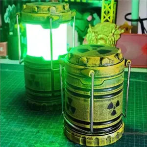 Halloween Miniature Nuclear Reactor Lantern, Camping Lamp, Wasteland End of The World Horror Lantern Gift Decoration, Great for Gaming Enthusiasts, Apocalyptic Style Decorative Table Lamp（Includes 3 AAA batteries）