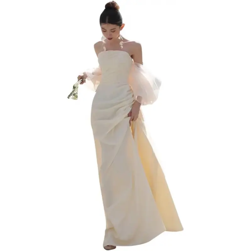 White simple long wedding dress, perfect for weddings, pre-wedding photos, off-the-shoulder evening dresses, and after-parties.Perfect for overseas weddings.