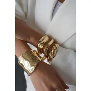 Croissant Cuff