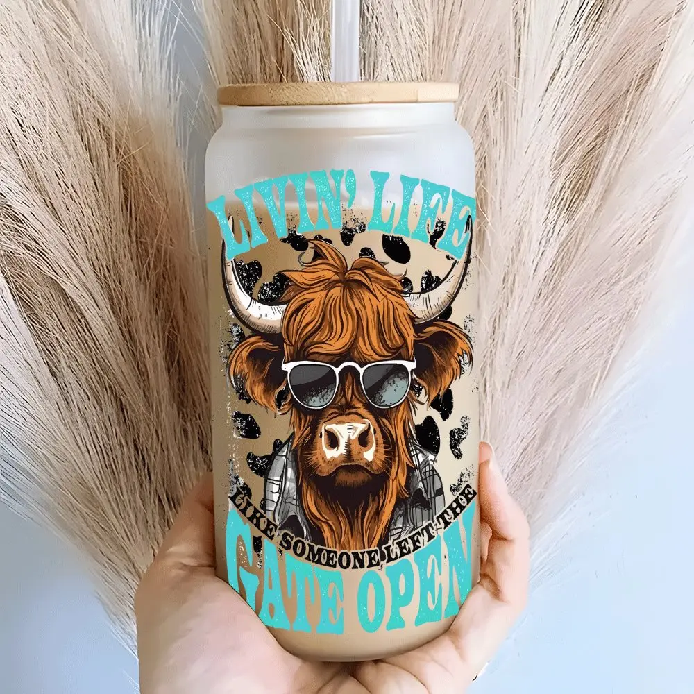 Highland Cow Sunglasses Quote Glass Tumbler with Lid & Straw, Leakproof Tumbler, 16oz covered straw glass drinking cup, reusable glass drinking cup, glass jar design, suitable for iced coffee, beer, juice, cold drink glass cups, Drinkware