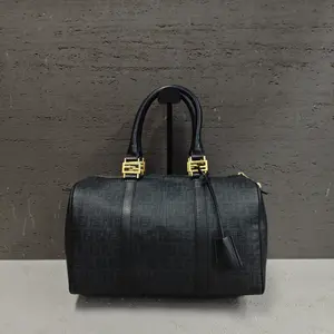 Pre-owned FENDI Canvas Shoulder Bags 7.8'' R2589 Shoulder Bag C14301444802 0413 T5 Betsy