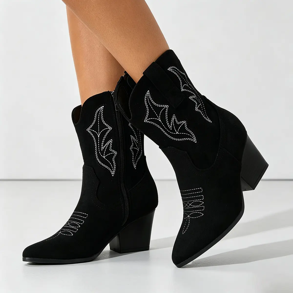 Vintage embroidered cowboy ankle boots for women, retro suede pointed-toe block heel western boots with side zipper—ideal for country concert outfits and cycling, suitable for Nashville country music concerts and everyday wear.
