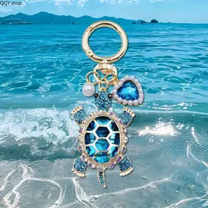 Ocean Style Turtle Keychain with Pearl Heart Charm, Bohemian Sea Animal Bag Charm, Stylish Fashion Pendant Accessory, Cute Nautical Key Ornament, Ideal Holiday Birthday Gifts for Women Teen Girls
