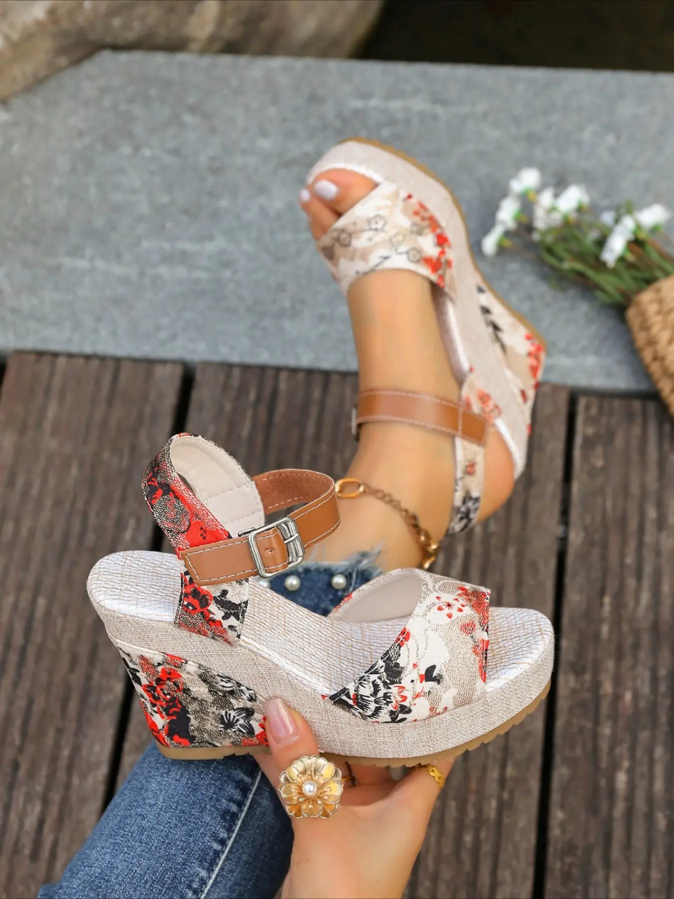 Women's Retro Floral Buckle Wedge Sandals, Summer Platform Chunky Heel Shoes, Ethnic Style Beach Elevated Sandals, Adjustable Strappy Sandals, Casual Sandals