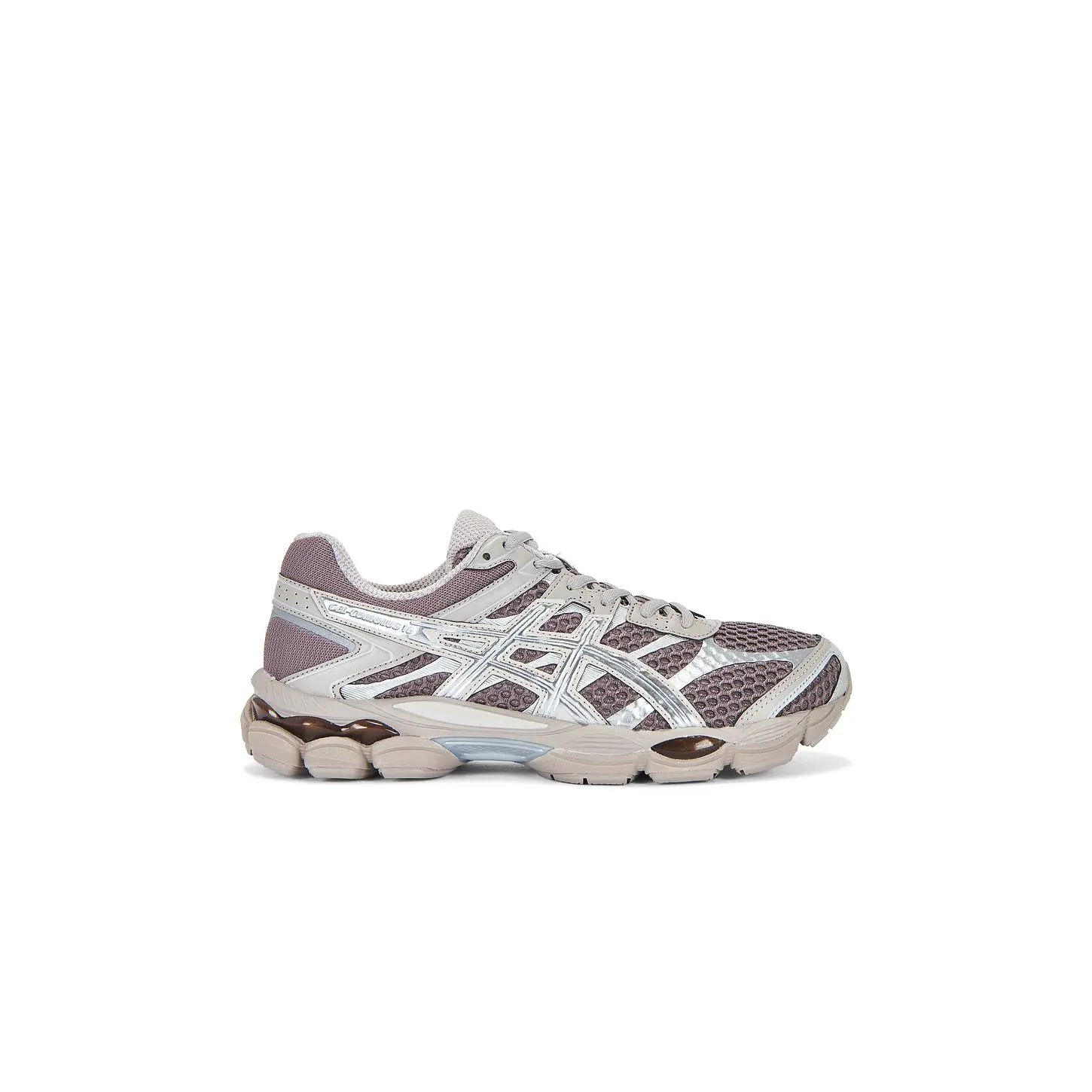 Asics Gel-Cumulus 16 Sneaker in Cocoa Powder & Pure Silver