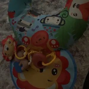 Newborn Baby Pillow U-Shaped Head and Neck Support Cushion, Early Learning Toy for Infants, Infant Development, Suitable for 0+ Months, Random Color Accessories