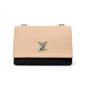 Pre-owned Louis Vuitton Calfskin Shoulder Bags BJ1109904035 Lockme Medium