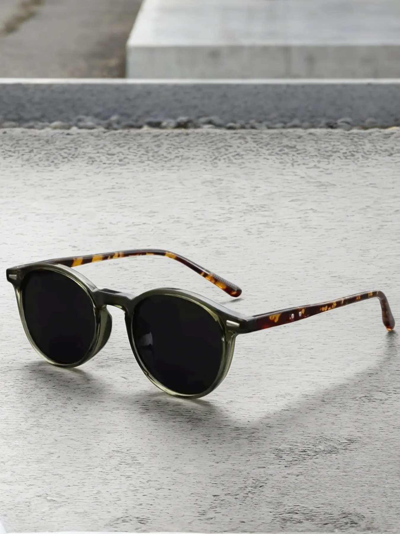 New Korean Light Sunglasses, Round Frame, Internet Celebrity Style, Retro Fashion, Unisex, High End European and American Design