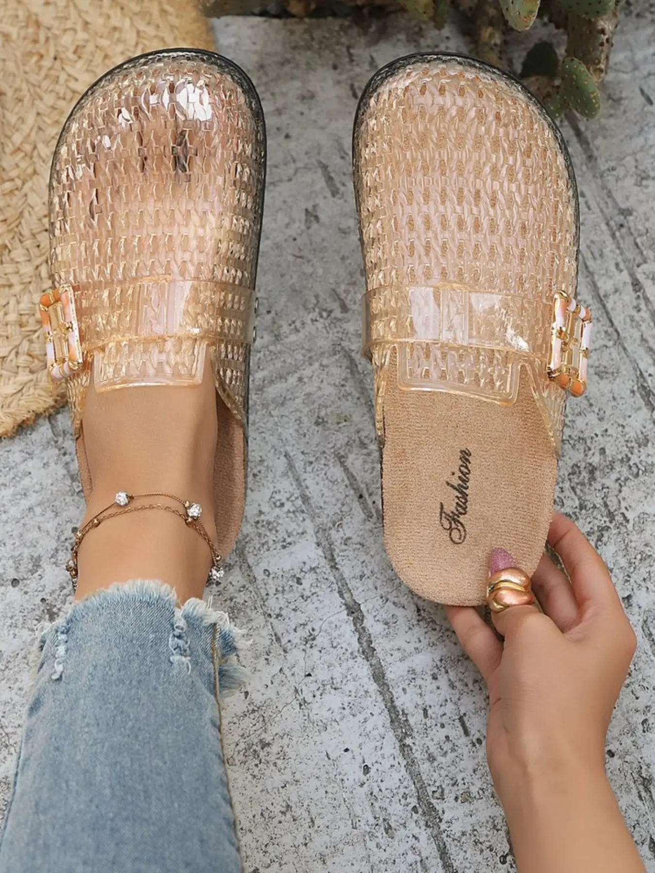 Women's Summer Hollow Out Transparent Slippers, Casual PU Material Flat Beach Home Sandals, Fashionable Outdoor Half Slipper for Women