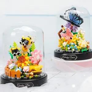 Flower Bouquet Building Blocks with Glass Display Bottle, 1 Box Animal Building Blocks Insect Toy, Creative Home Decor, Building Toys As Birthday Gift, Flower Bricks, Assembly Blocks Set