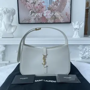 Pre-owned Yves Saint Laurent Calfskin Shoulder Bags BJ110230408 Le5a7 White Calfksin Hobo