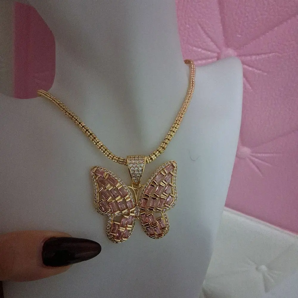18inch adjustable square chain 3,5 mm thick with a pink Buttefly  pemdant .,laminated 14 k