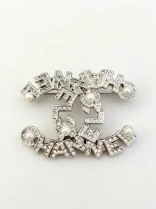 Letter Rhinestone Brooch, Elegant Detailing, Perfect for Suits and Dresses, Ideal Mother's Day Gift, Casual Style Accessory