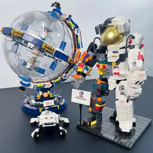 360° Rotating Transparent Space Station Earth Stem Model Building Blocks, DIY Astronaut Technology Bricks, Home Decor Toy, Adult Gift