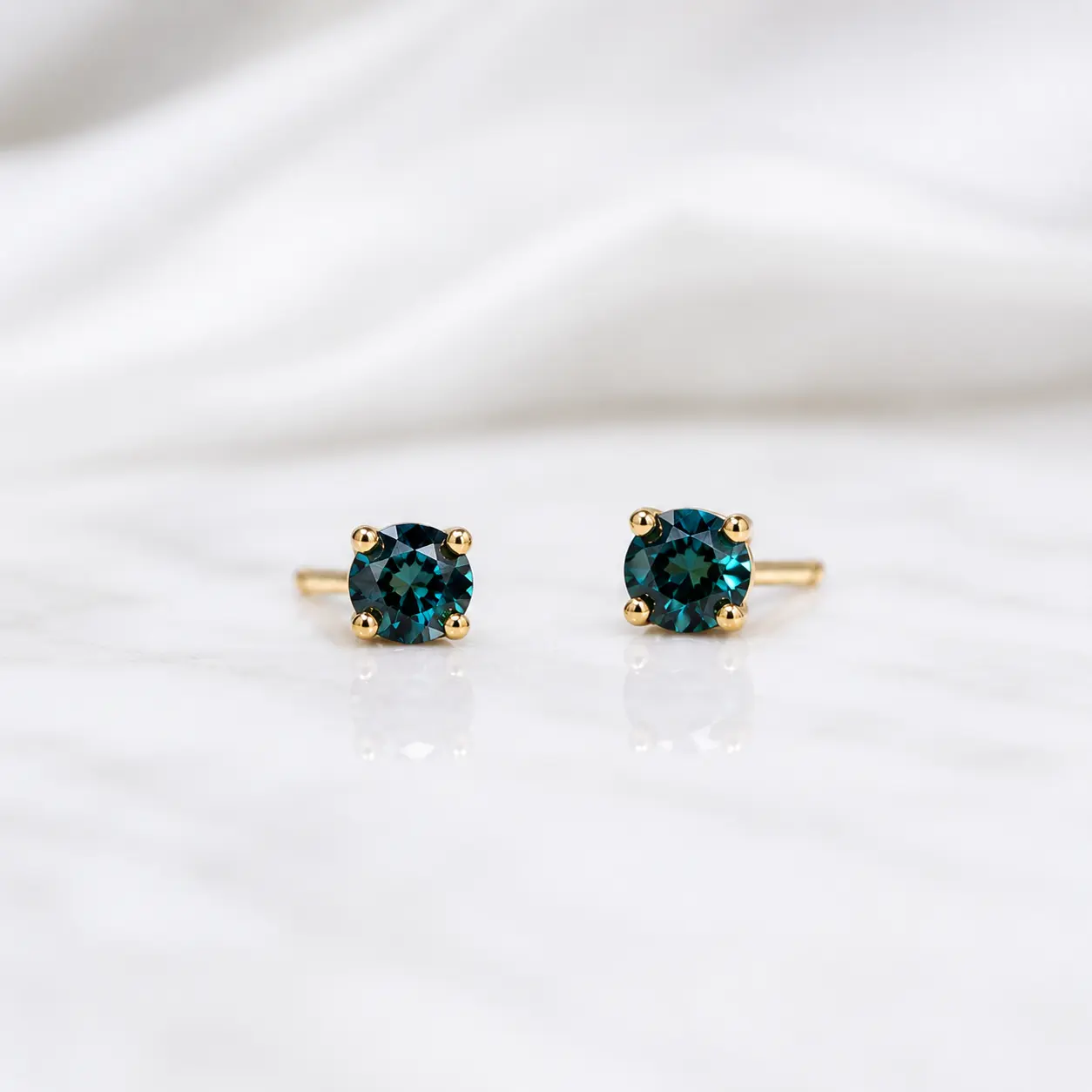 18k Gold Blue-Green Sapphire Stud Earings- 3.2mm