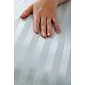 30 Momme 100% Pure Mulberry Silk Pillowcase with Gift Box - Black Label