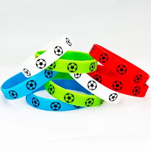 [1 random gift]Including socks, small accessories, wristbands, etc.