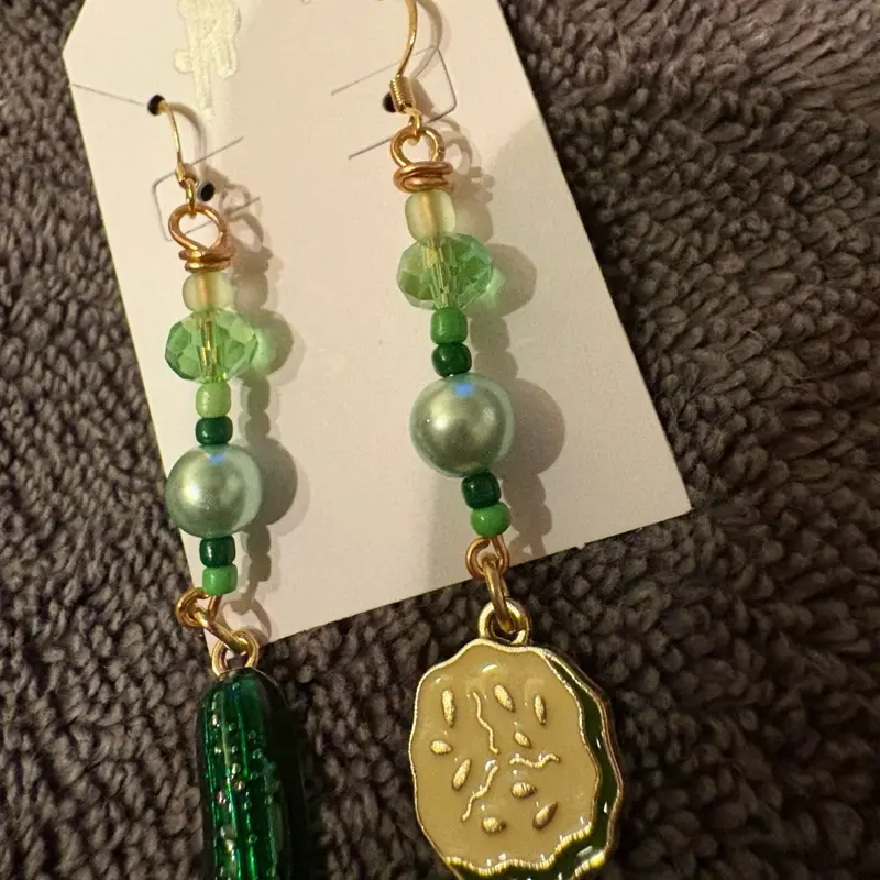 Wire jewelry