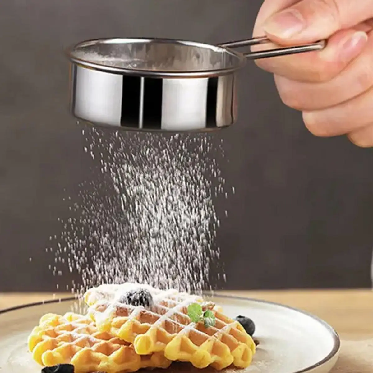 Stainless Steel Flour Sifter, 1 Count Kitchen Sieve For Flour, Sugar, Spice, Flour Strainer Mini Small Flour Strainer Drainer for Baking, Powder, Suga