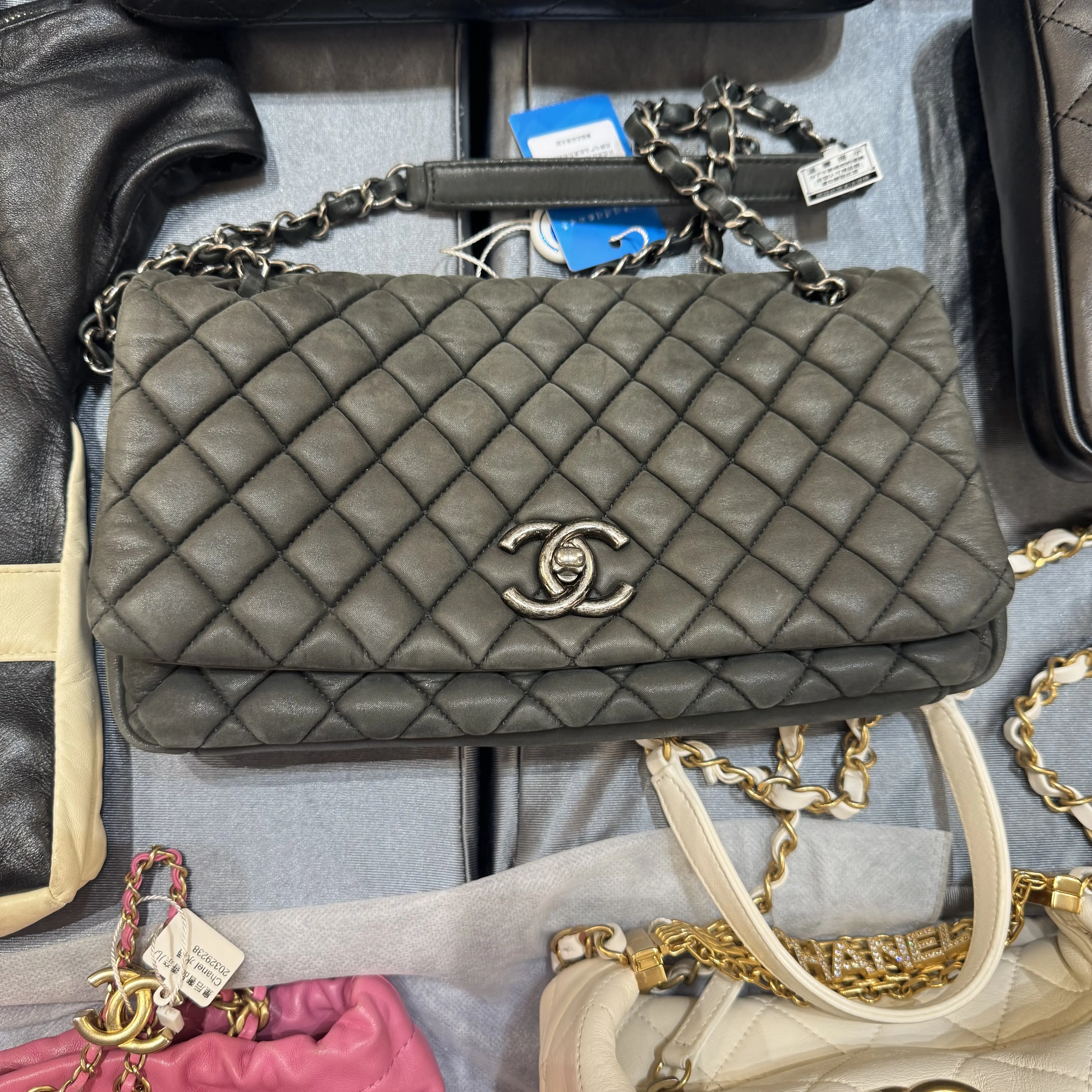 Pre-owned CHANEL Dark Gray Diamond Quilted Double C Closure Crossbody Bag, Style H5 BZ0608005, Crossbody Bags