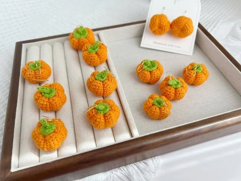 Crochet pumpkin dangle earrings, handmade earrings, handmade jewelry, fall earring, Gift For Her, Halloween earrings, Thanksgiving earrings