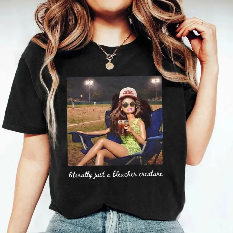 Women's Baseball Mom Graphic Oversized Crew Neck Tops - Soft Cotton Breathable Short-Sleeve Comfy Sporty Chic Streetwear, Bleacher Creature Style, Pairs with Denim Shorts, Game Day Casual Tee