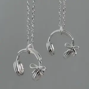 Creative Headphone Bow Pendant Necklace Minimalist Silver Tone Jewelry for Music Lovers