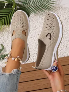 Women's Fashionable Plain Color Lightweight Slip ons Mesh Breathable Sneakers, Casual Comfortable Sports Running Shoes, All-match Round Toe Shoes for Daily Wear, Casual Summer Shoes, Casual Summer Footwear
