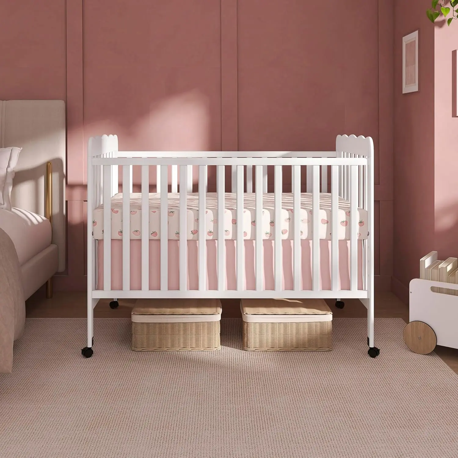Convertible Baby Crib 3 in 1 White GreenGuard Gold JPMA Certified 4 Mattress Heights to Daybed Toddler Bed with Locking Wheels Classic Nursery Design