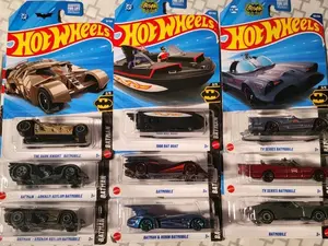 Batman Hot Wheels set of nice Batman diecast set.
